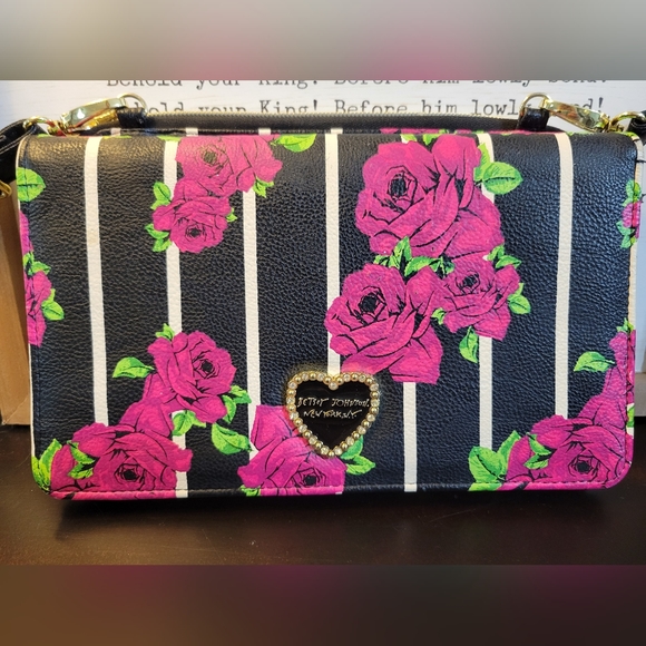 Betsey Johnson - Picture 6 of 12